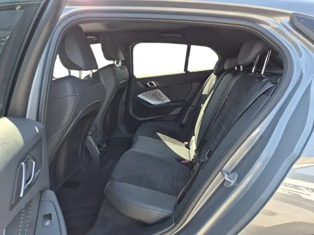 BMW 1 Series view 7
