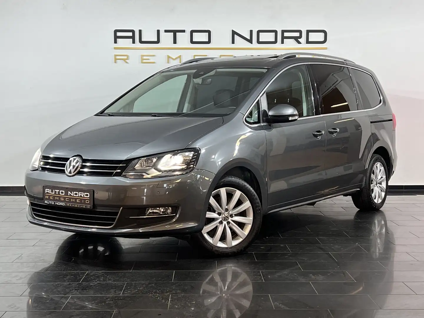 Volkswagen Sharan 2.0 TDI *DSG*Kamera*Pano*AHK*ACC*7-Sitz* Grau - 1