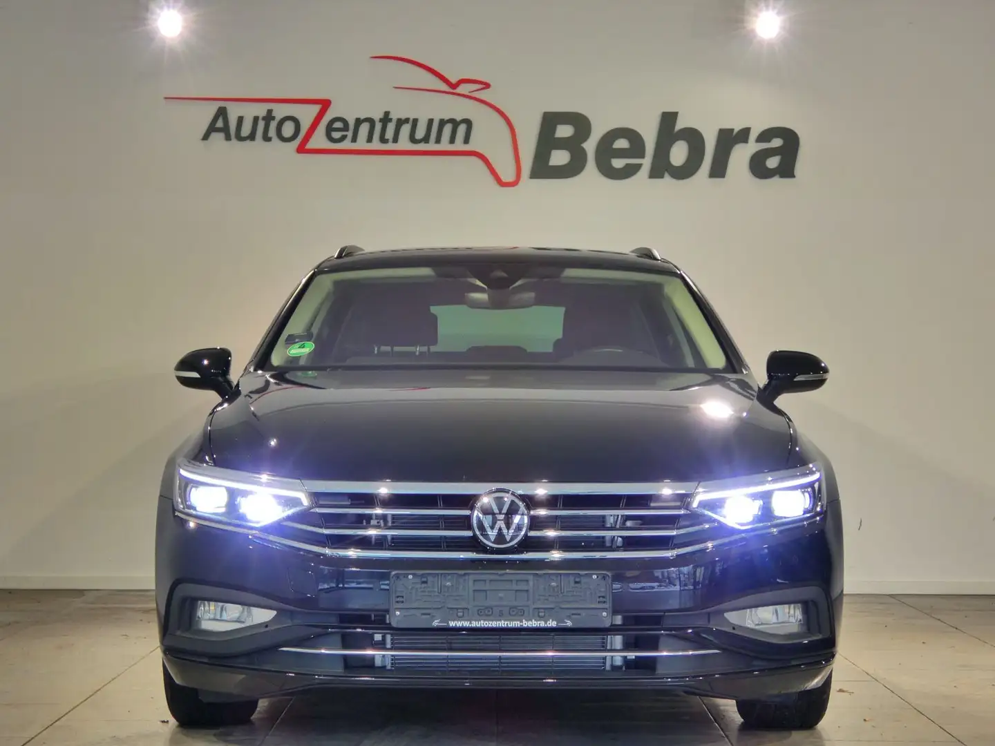 Volkswagen Passat 2.0 TDI Business LED/Navi/Kamera/AHK/ACC Schwarz - 2