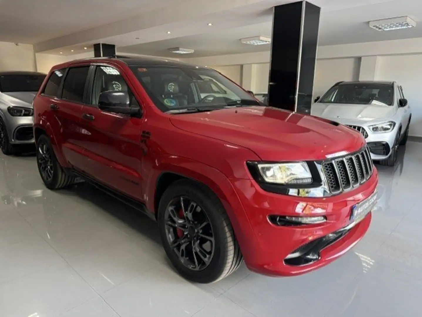 Jeep Grand Cherokee 6.4 V8 Hemi SRT Rojo - 2
