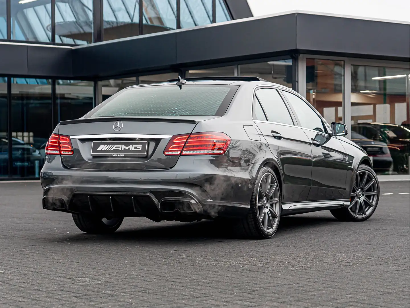 Mercedes-Benz E 63 AMG S 4MATIC | Keramisch | BRABUS Uitlaat | Topstaat Grün - 2