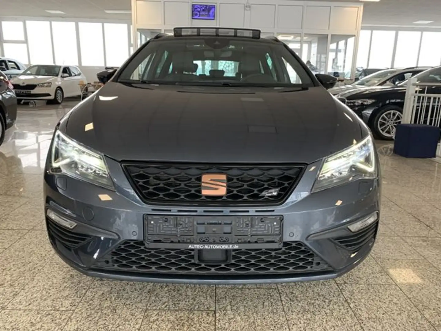 SEAT Leon ST Cupra 300 4Drive KAMERA+ACC+VIRTUAL+PANO Gris - 2