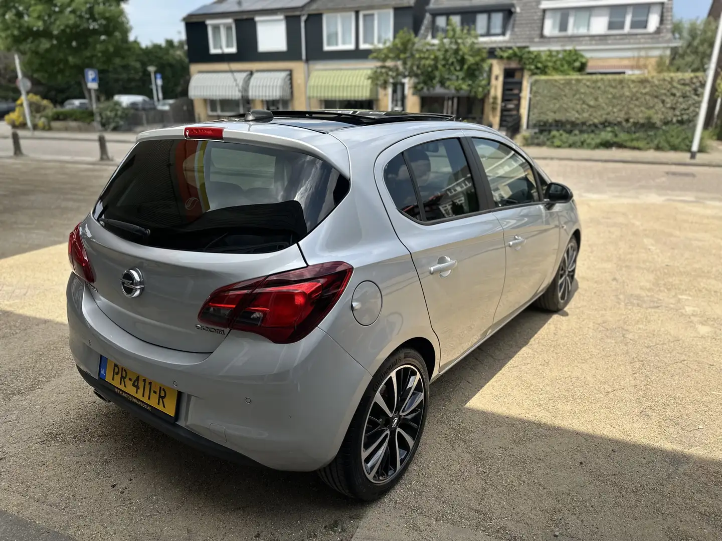Opel Corsa 1.0 Turbo Online Edition Pano/Camera/Airco/Carplay Gris - 2