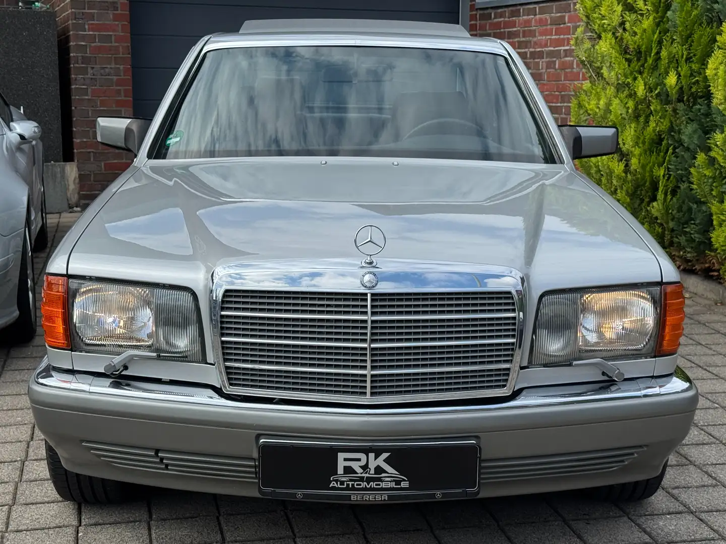 Mercedes-Benz 500 SEL ehem. Diplomatenfahrzg. Zilver - 2