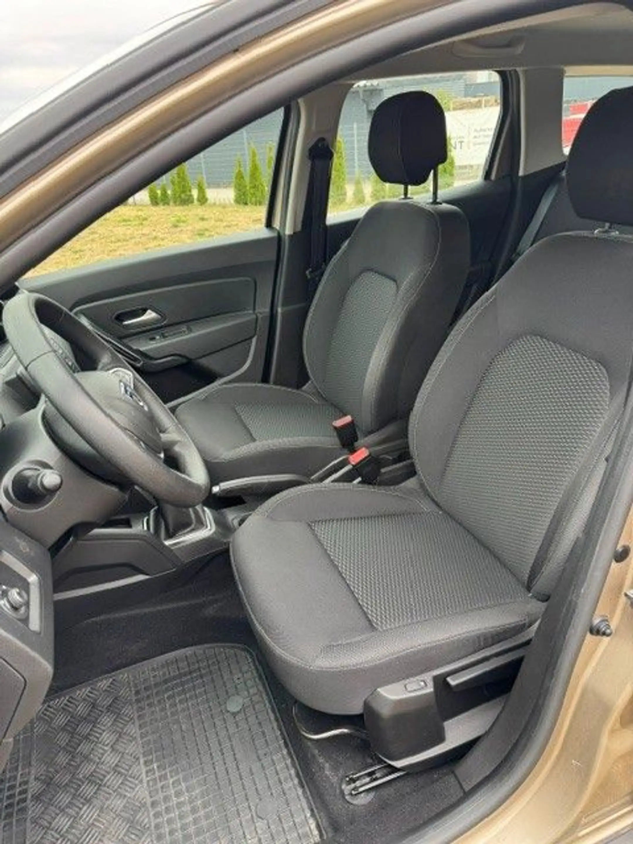 Dacia Duster II 1.4 "Comfort" HS SHZ Klima Garantie — photo 10