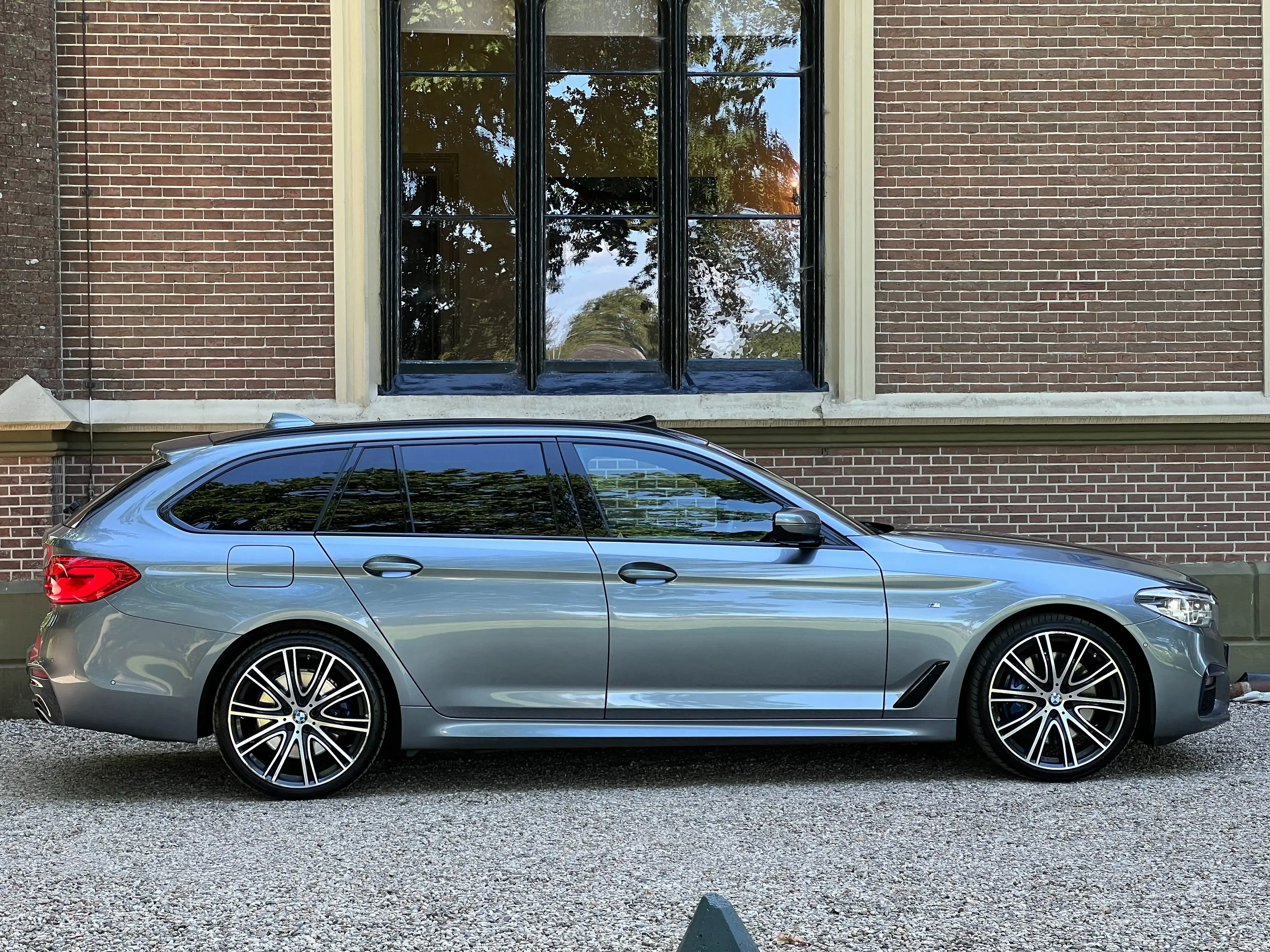 BMW 540 i Touring xDrive M-Sport | ACC | Pano | Trekhaak — photo 5