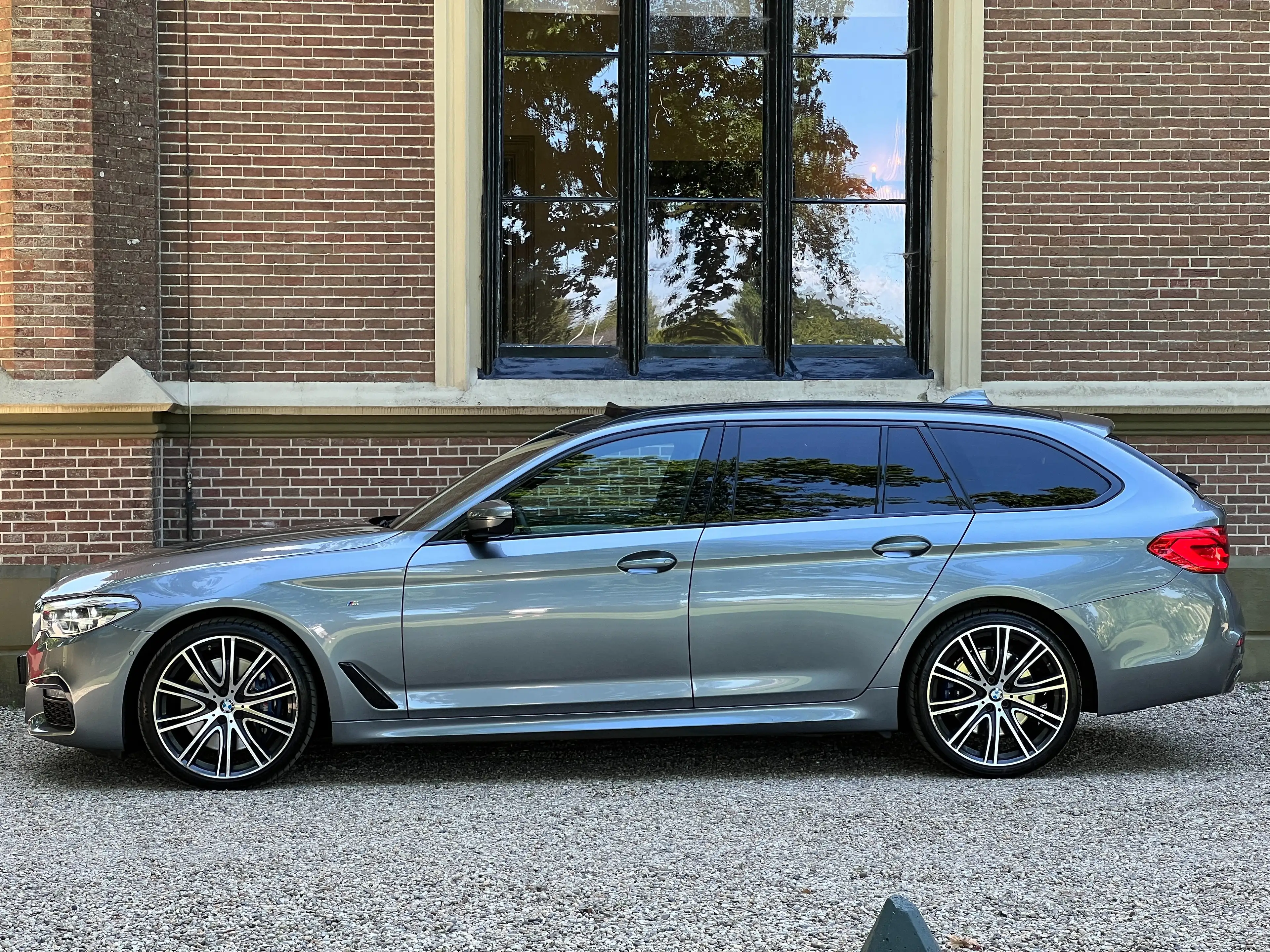 BMW 540 i Touring xDrive M-Sport | ACC | Pano | Trekhaak — photo 4