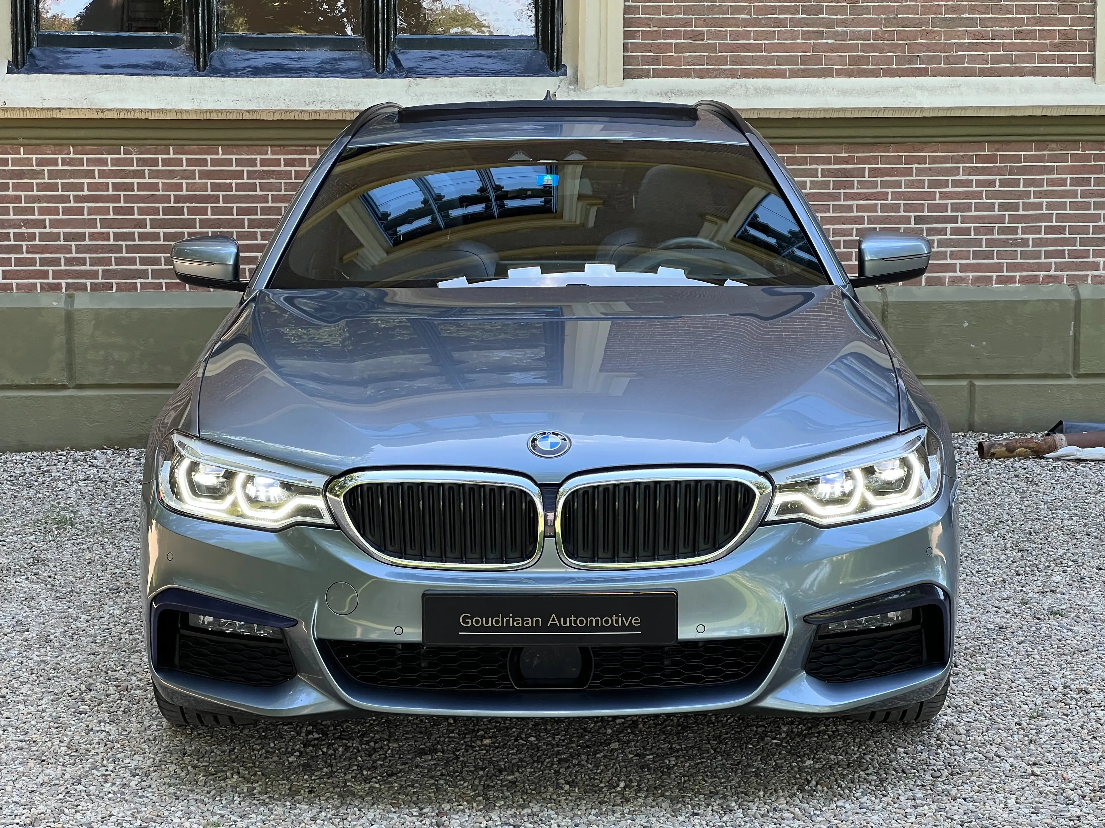 BMW 540 i Touring xDrive M-Sport | ACC | Pano | Trekhaak — photo 3