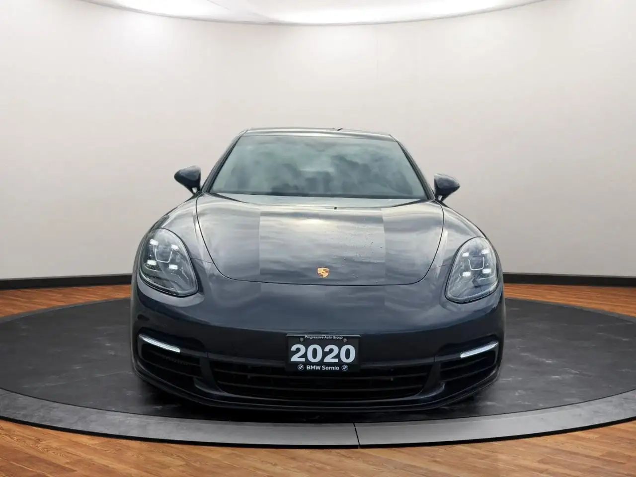 Porsche Panamera снимка Porsche Panamera
