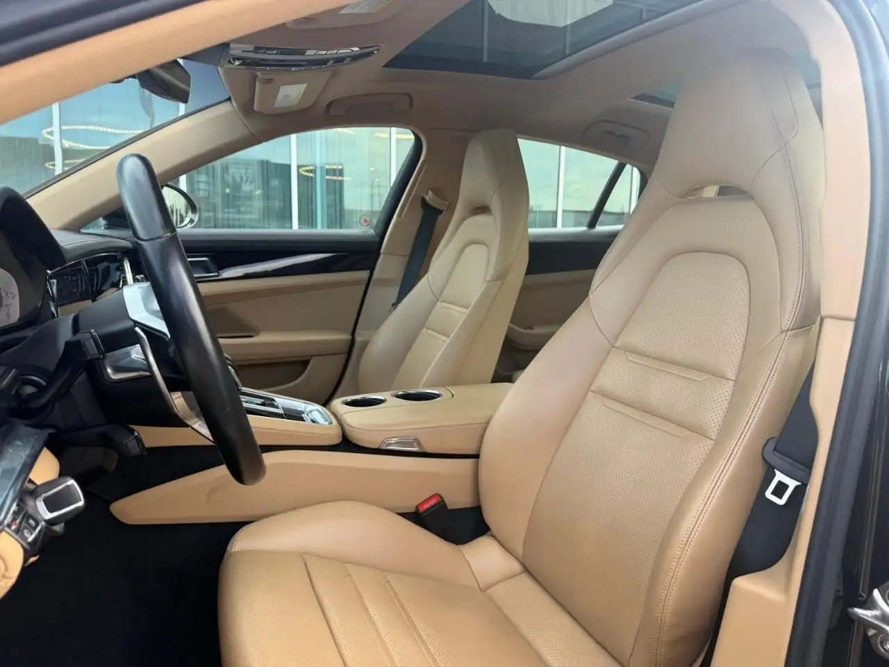 Porsche Panamera снимка Porsche Panamera