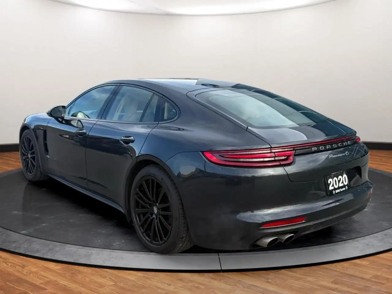 Porsche Panamera снимка Porsche Panamera