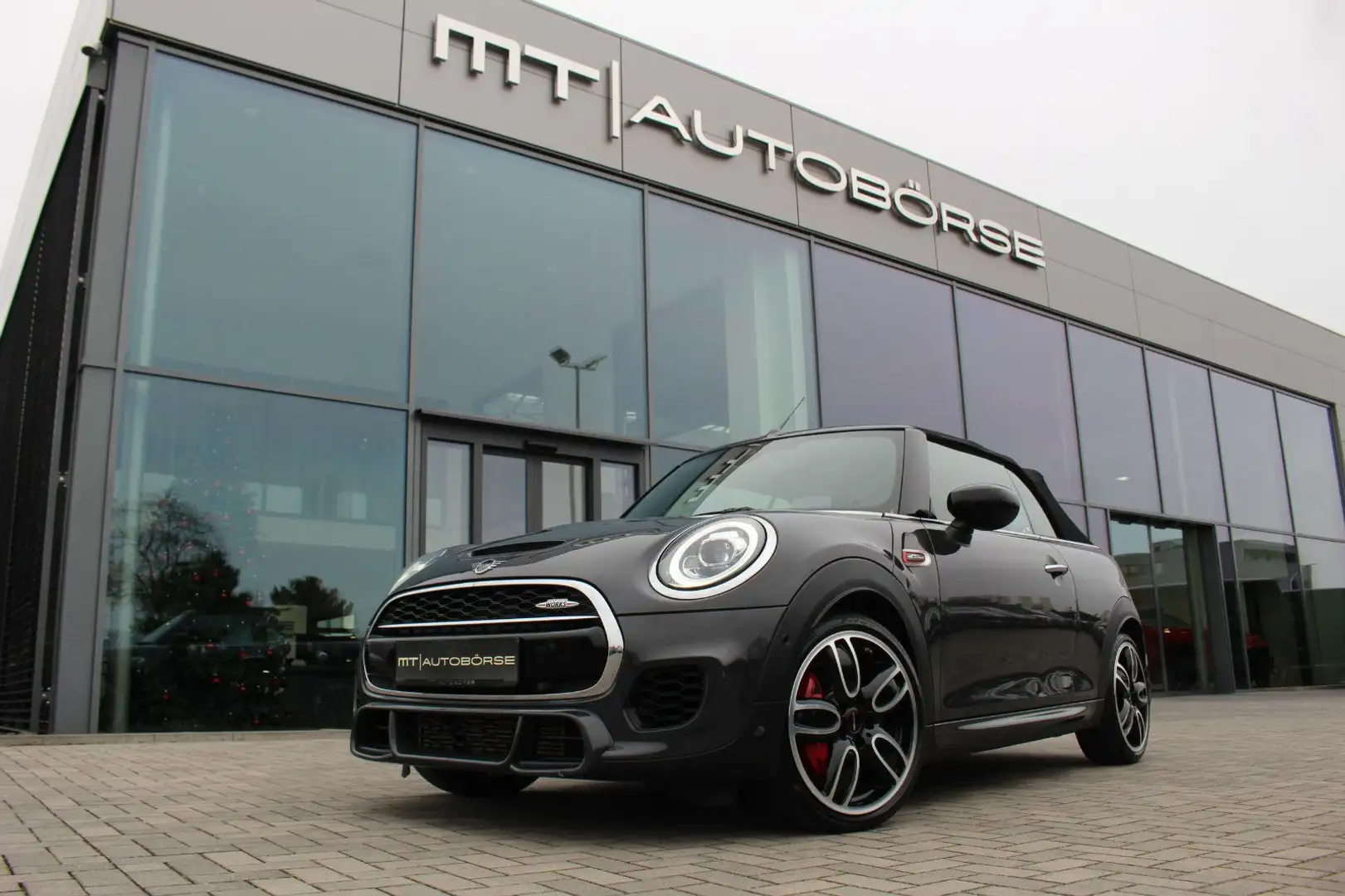 MINI John Cooper Works Cabrio JOHN COOPER WORKS CABRIO CHILI+HIFI+LEDER+KAMERA Šedá - 1