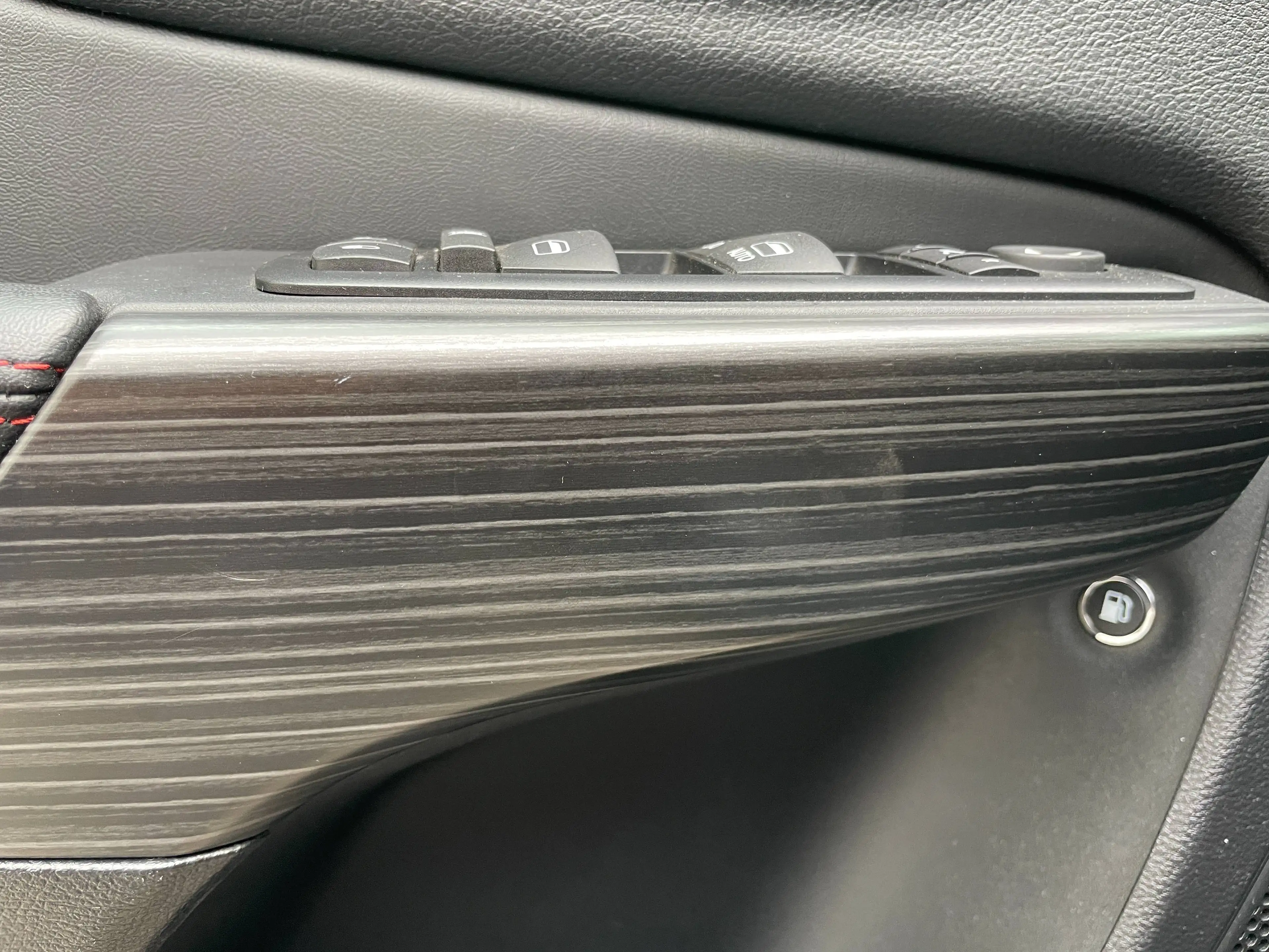 Jeep Cherokee Trailhawk 4WD — photo 11