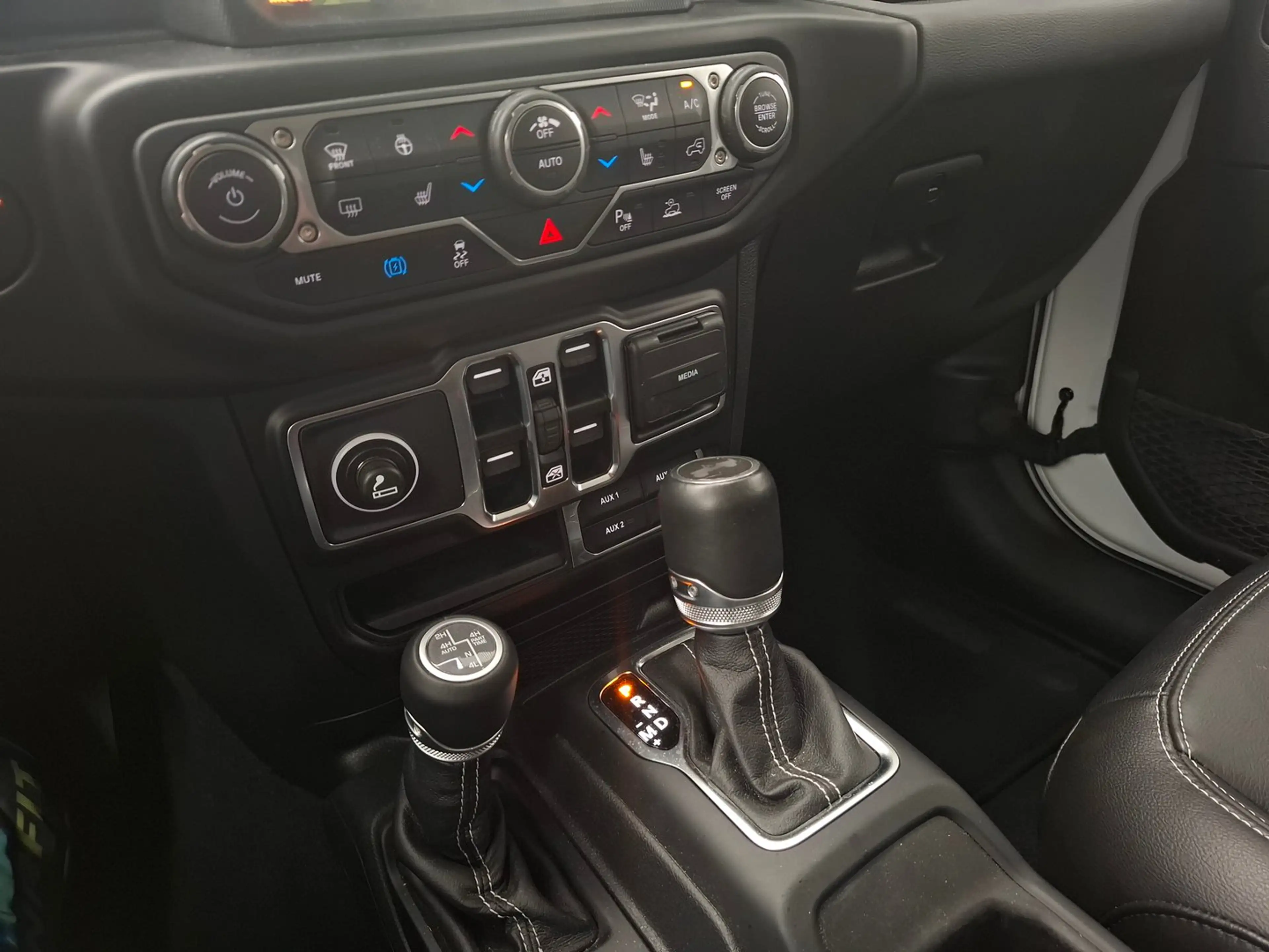 Jeep Wrangler 80th PHEV 2,0 GME Aut. — photo 10