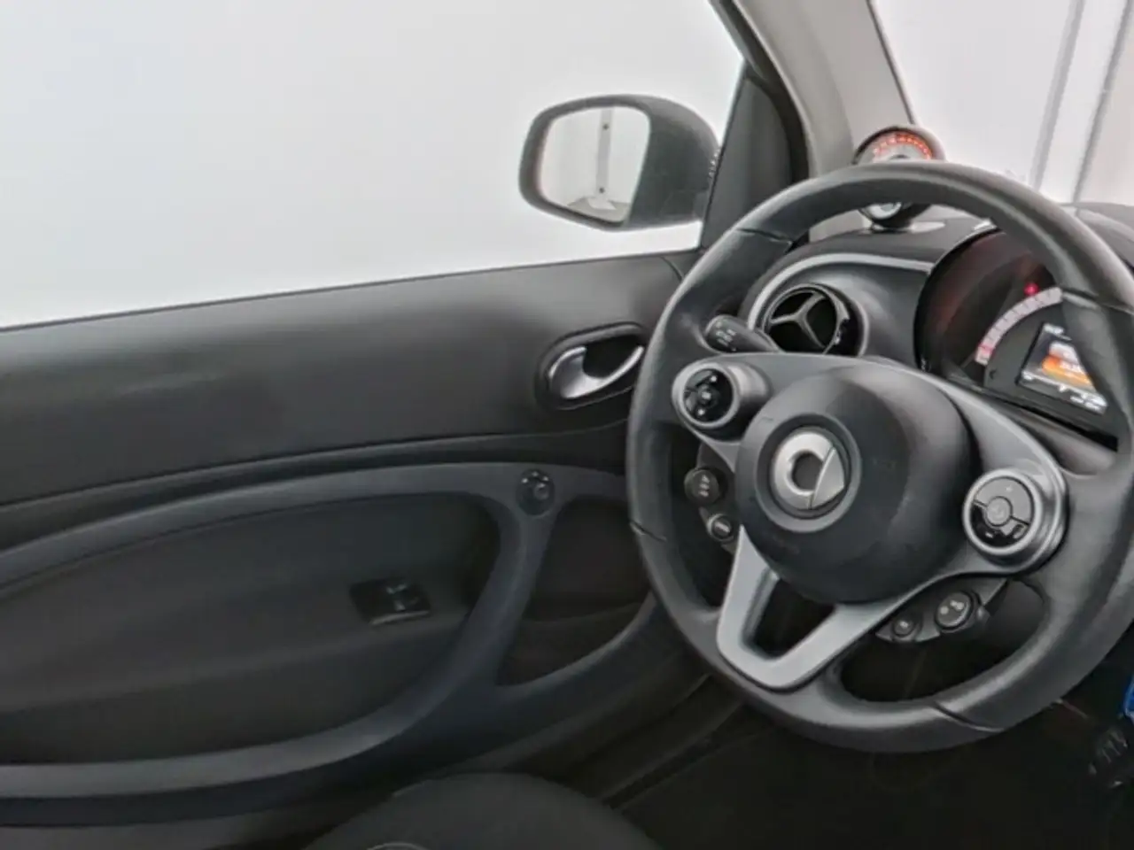smart forTwo 2024 — фото 9