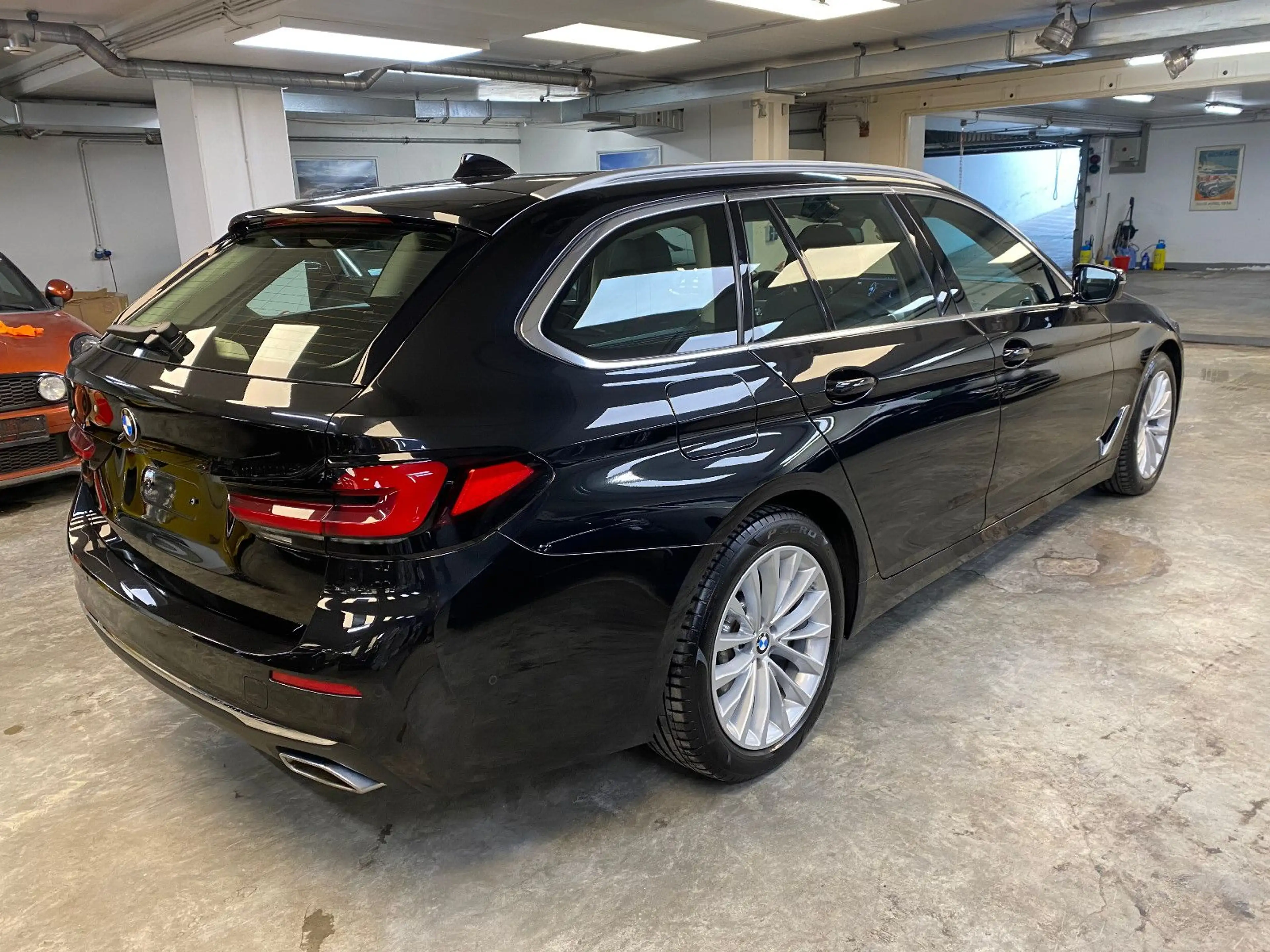 BMW 520 d xDrive Luxury Line - Pano - Laser - AHK — photo 5