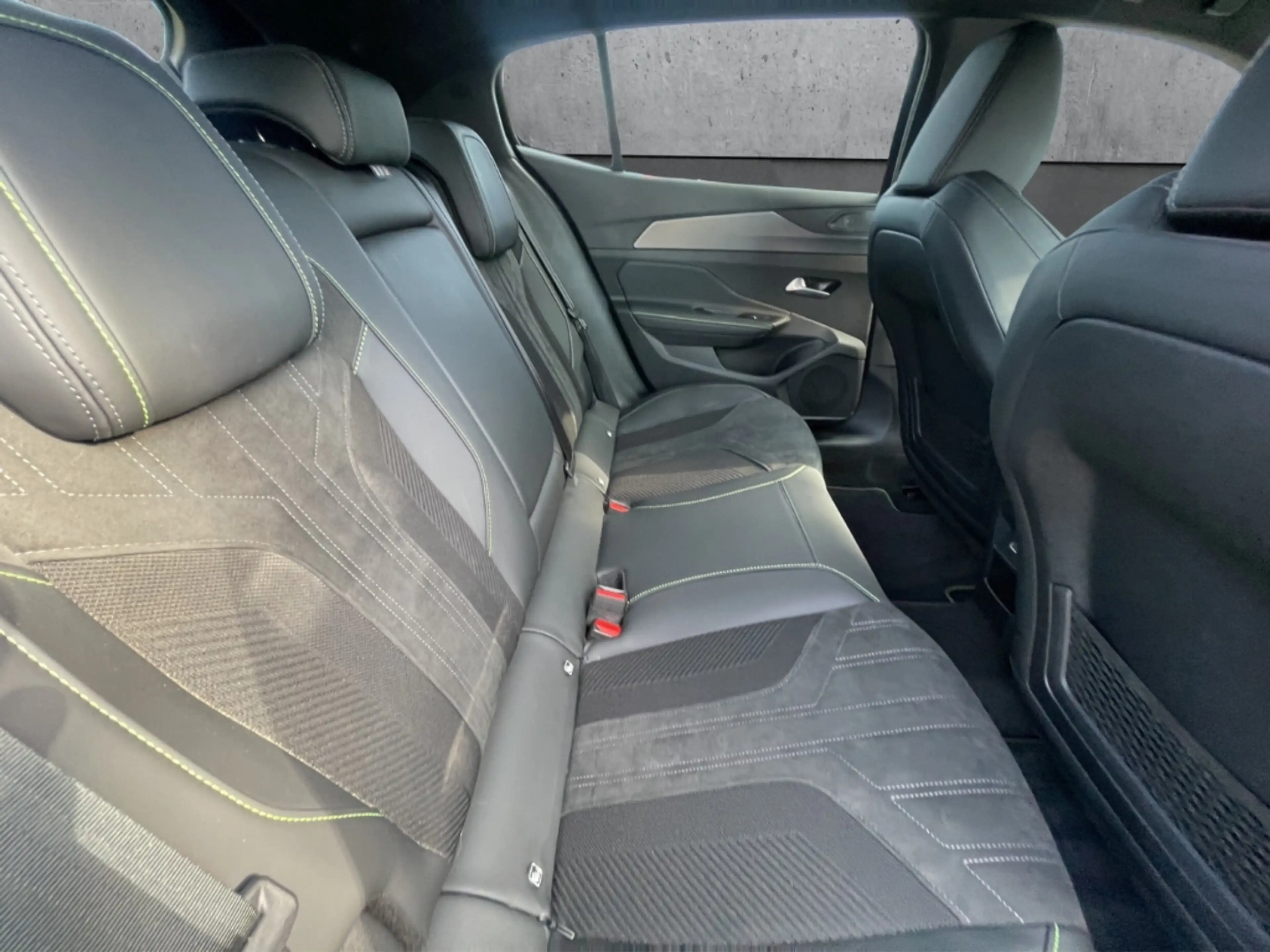 Peugeot 408 GT PT 130 EAT8 Navi El.Sitz Focal Kamera LED CarP — photo 14