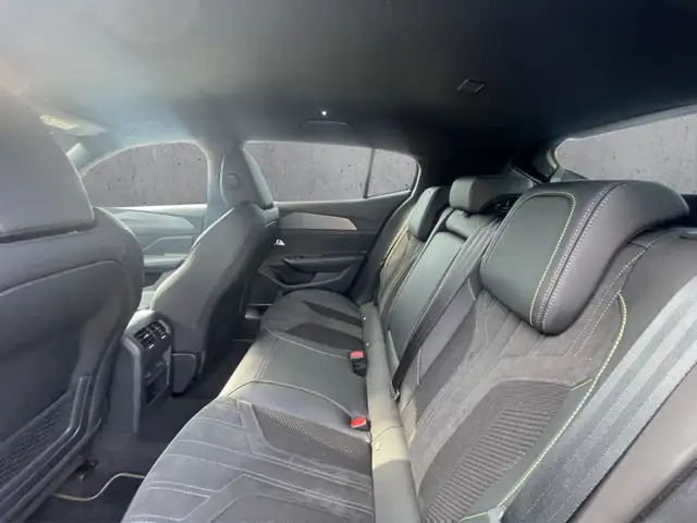 Peugeot 408 view 8