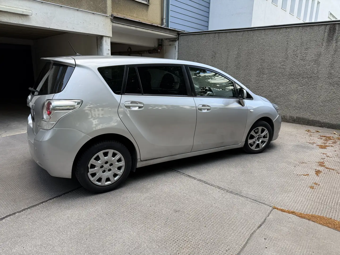 Toyota Verso 1,8 Valvematic High Aut. 7-Sitzer - 2