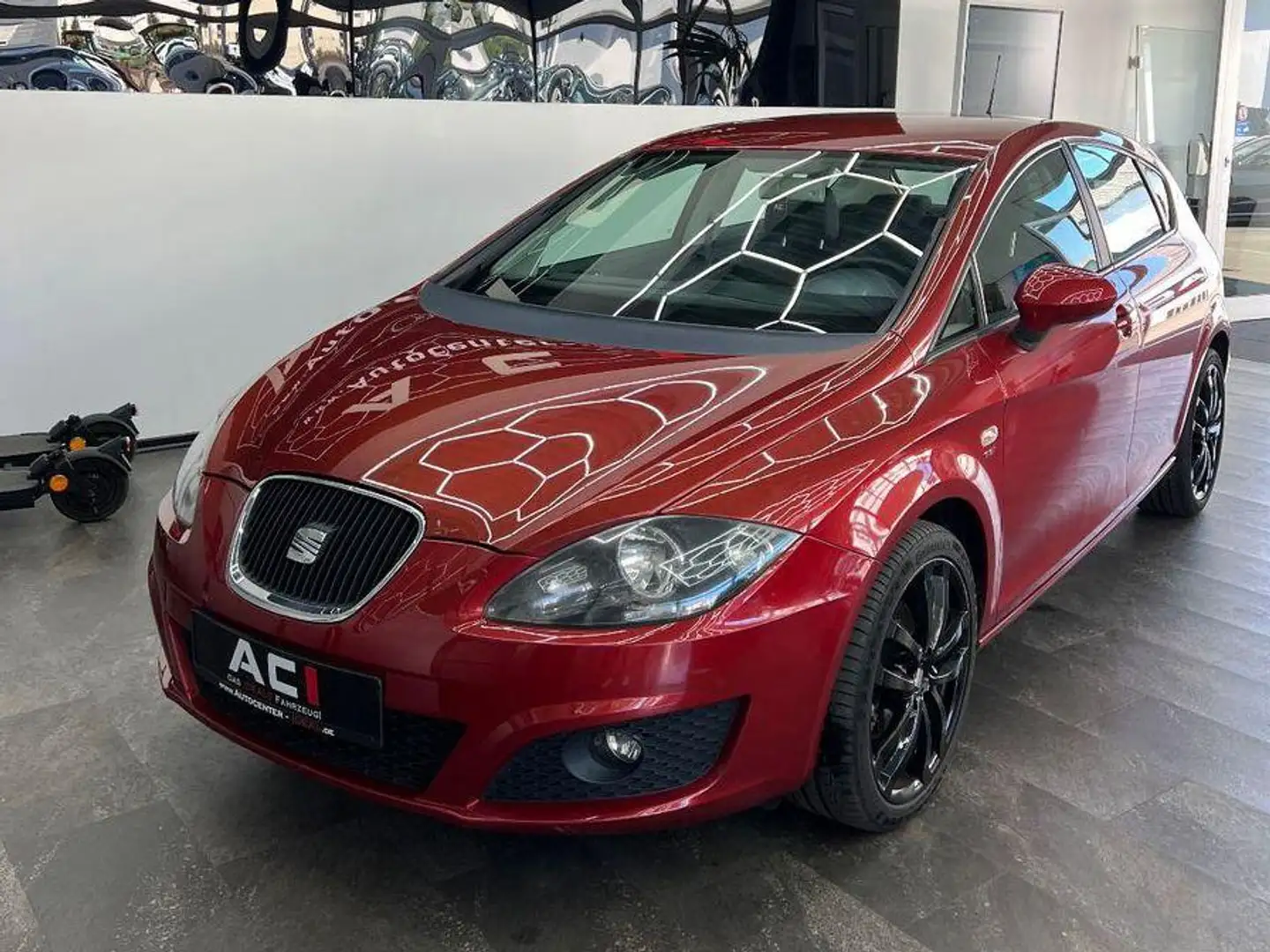 SEAT Leon Stylance Style / Austauschmotor nur 17000km Rot - 2