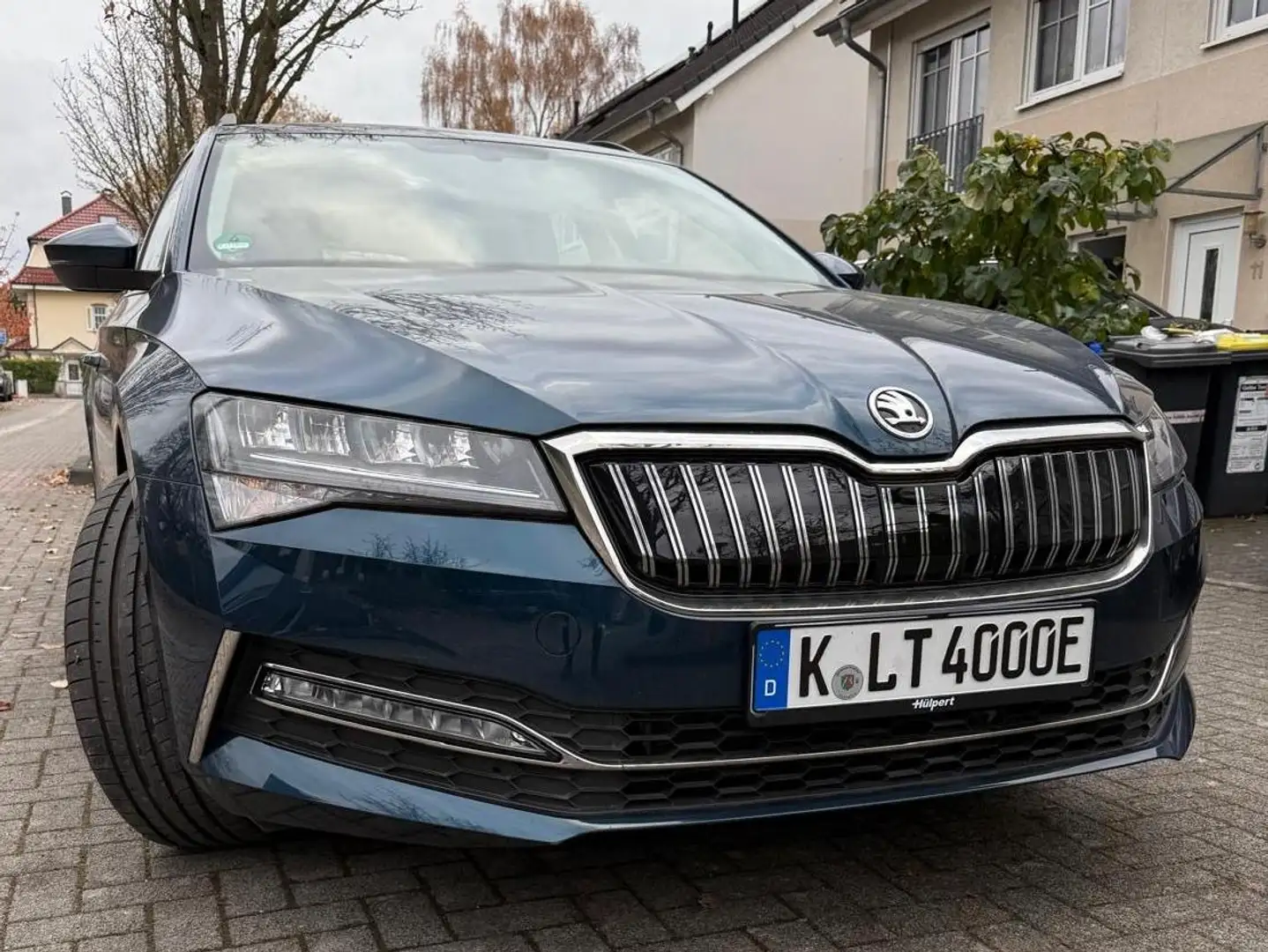 Skoda Superb Ambition iV Blau - 1