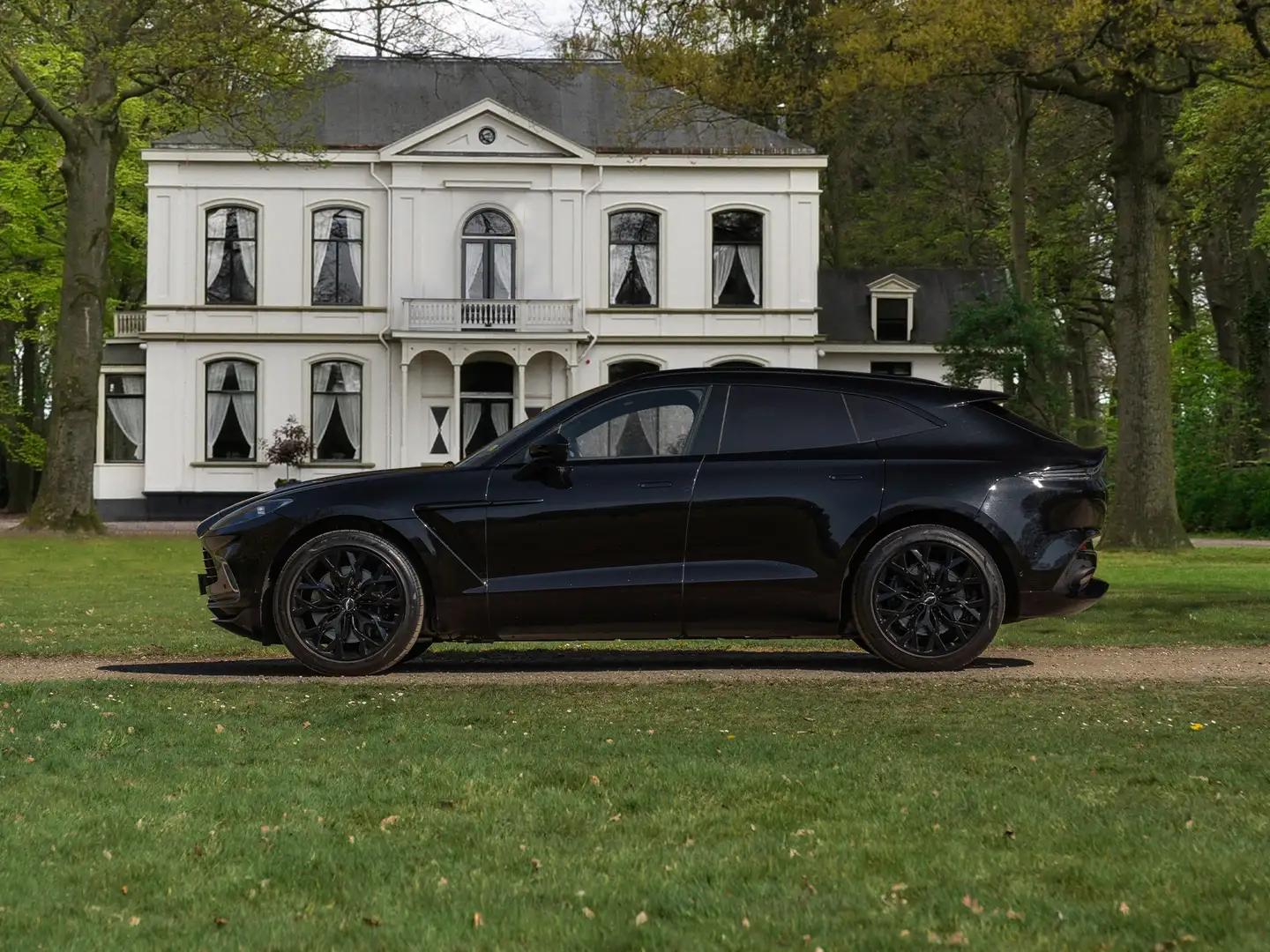 Aston Martin DBX 550 4.0 V8 | Panoramadak | 360 cam | Premium Audio Negru - 1