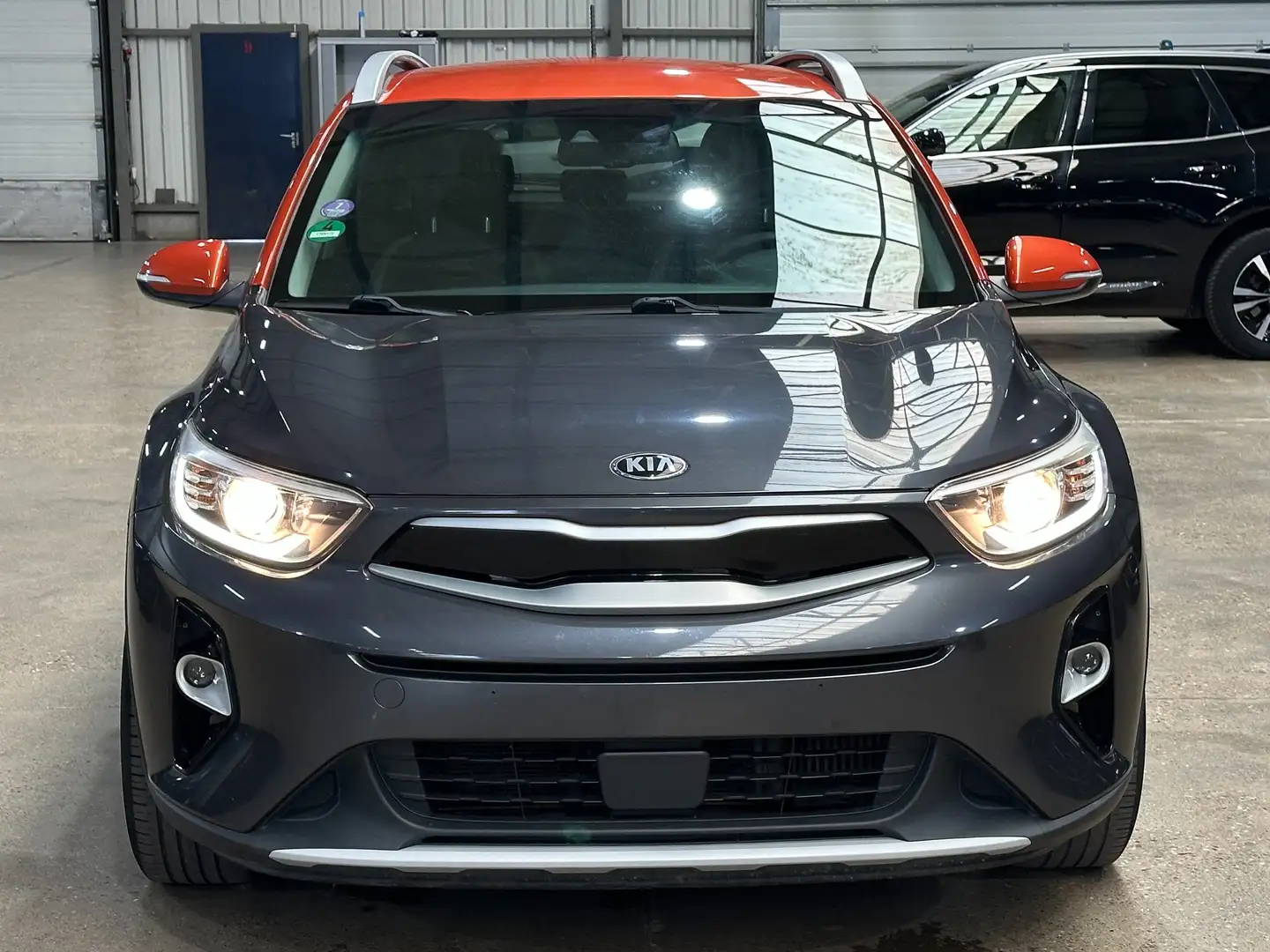 Kia Stonic Stonic 1.0 T-GDI 120 Platinum Edition Gris - 2