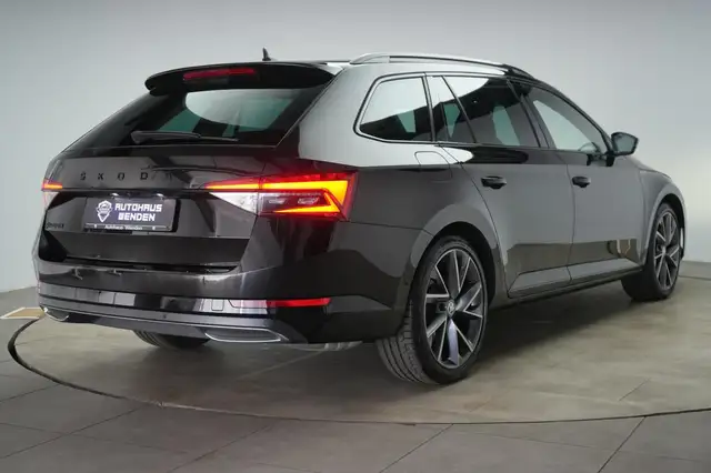 Skoda Superb view 7