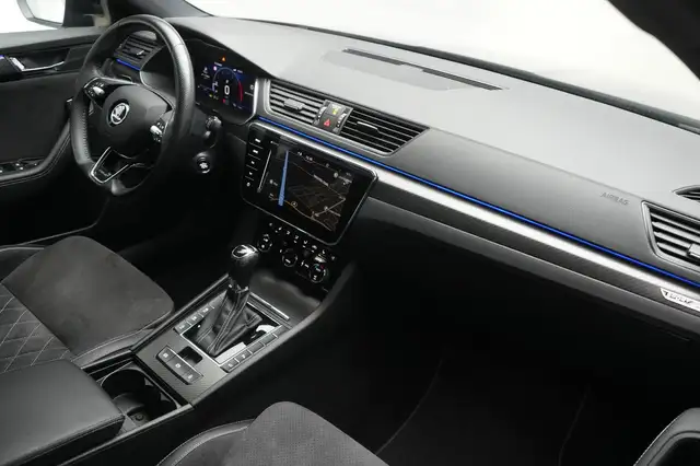 Skoda Superb view 9