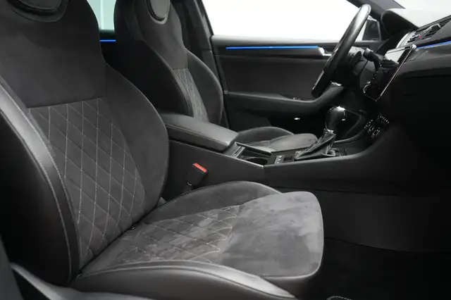 Skoda Superb view 8