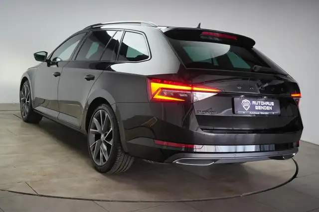 Skoda Superb view 5