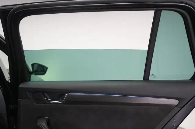 Skoda Superb view 11