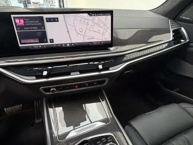 BMW X7 view 10