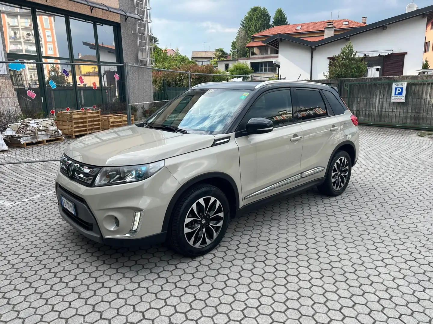 Suzuki Vitara 1.6 DDiS 4WD AllGrip DCT V-Top*GANCIO TRAINO Beige - 1