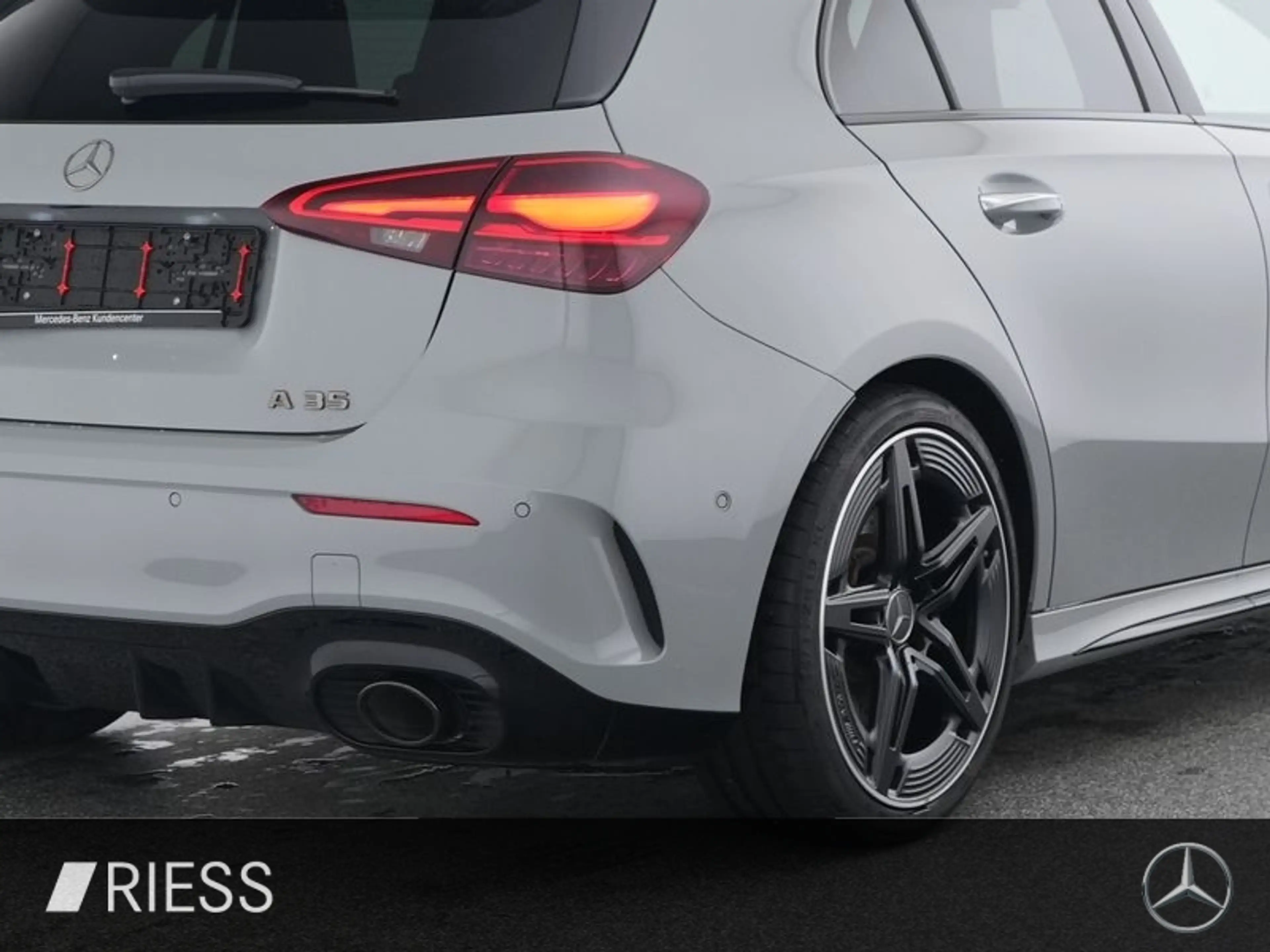 Mercedes-Benz A 35 AMG 4MATIC  Kompaktlimousine 360 ACC AUT LM — photo 5