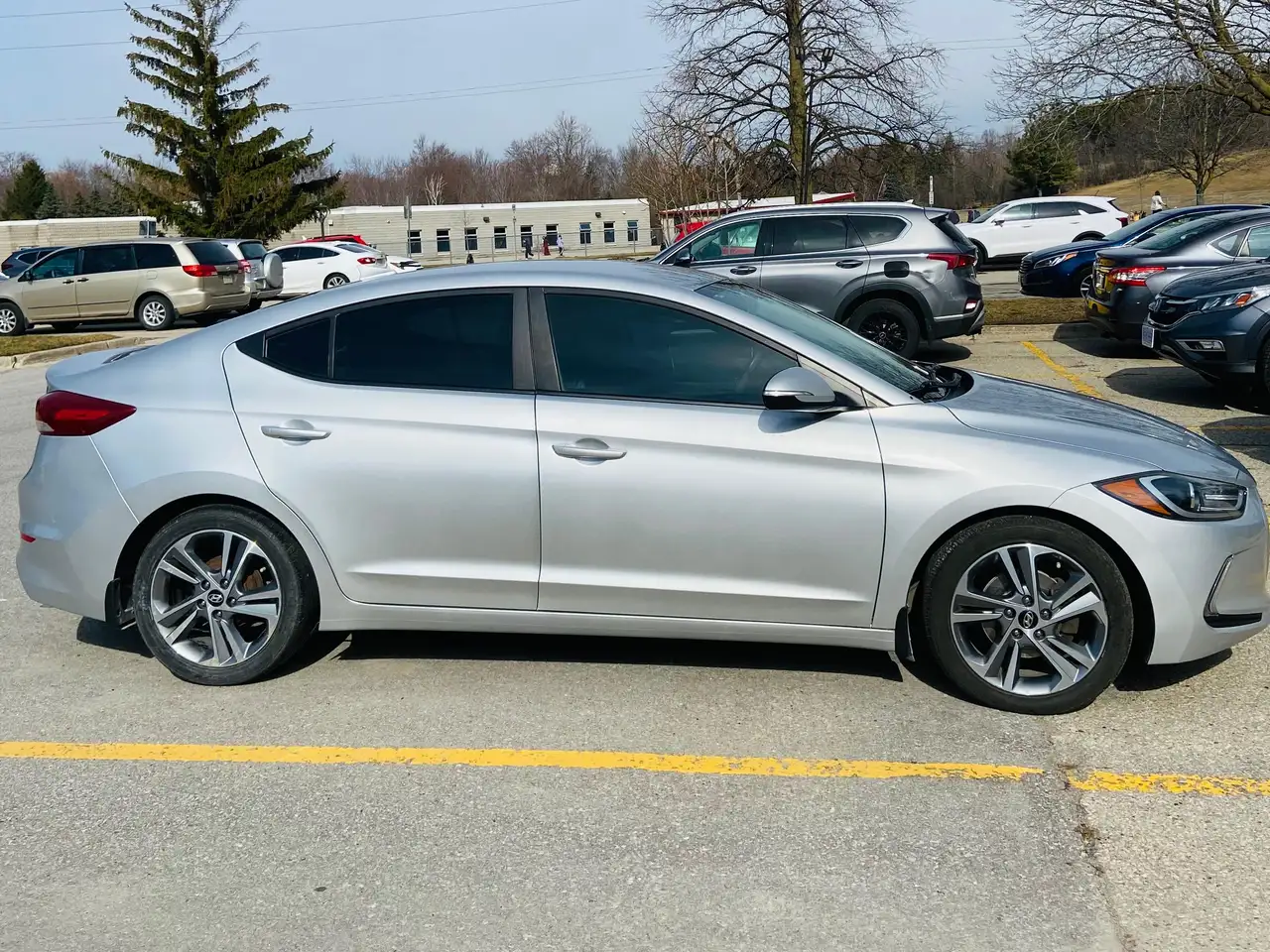 Hyundai ELANTRA снимка Hyundai ELANTRA