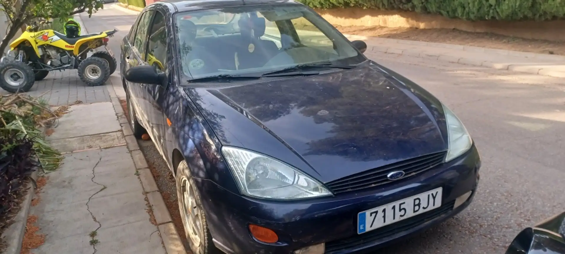 Ford Focus Sedán 1.6i 16v. Ambiente - 1