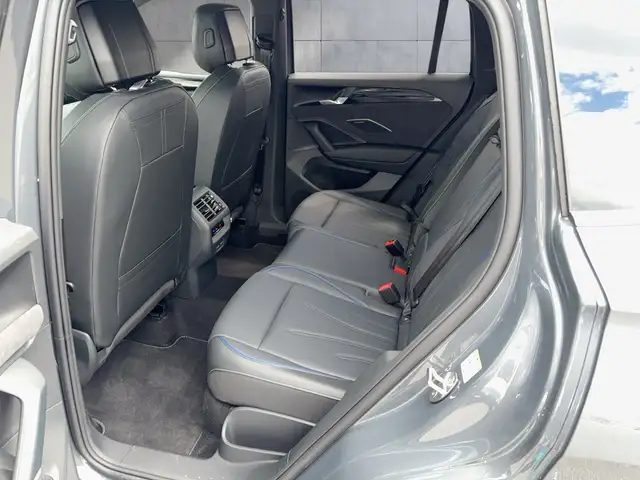 Volkswagen Tiguan view 12
