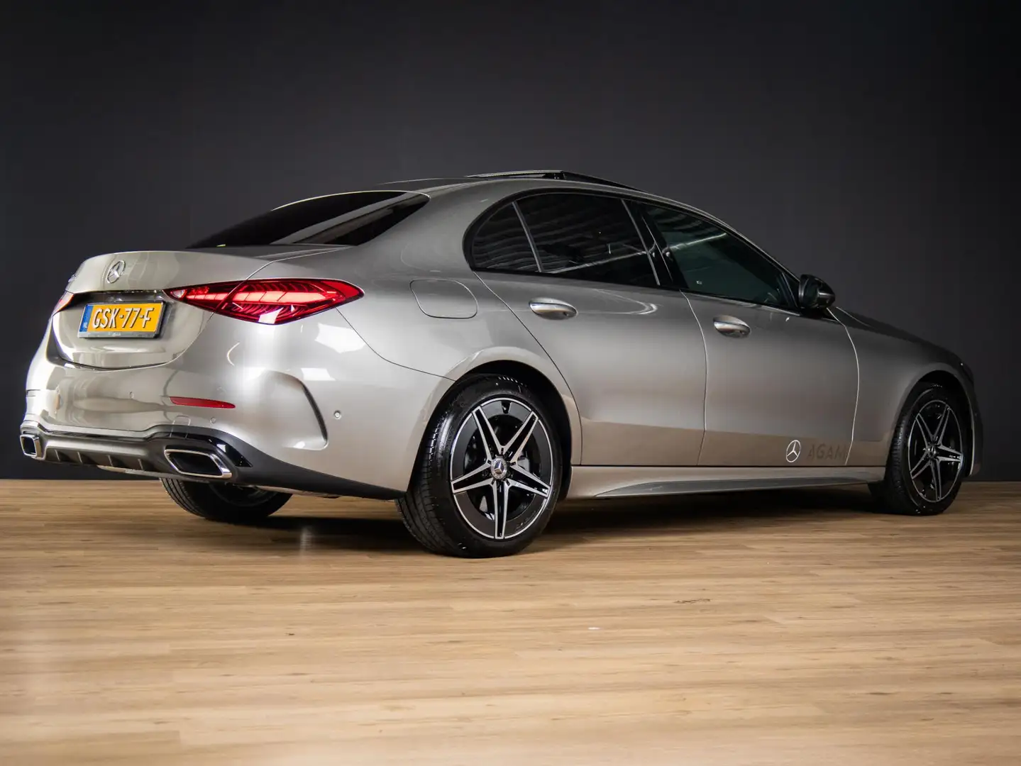 Mercedes-Benz C 300 Limousine e AMG Line Premium PLUS | Panorama dak Grijs - 2