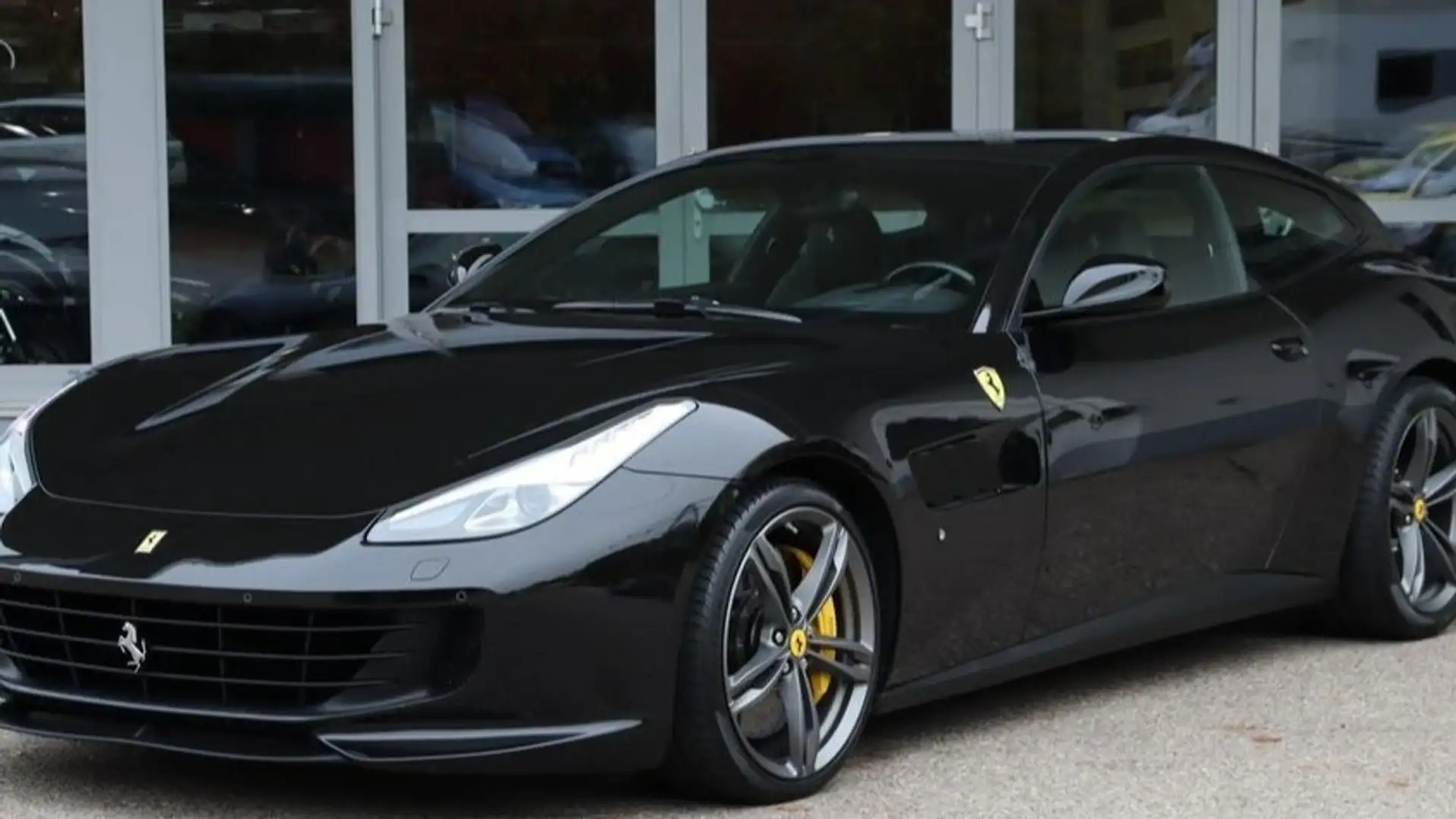 Ferrari GTC4 Lusso GTC 4Lusso Černá - 2
