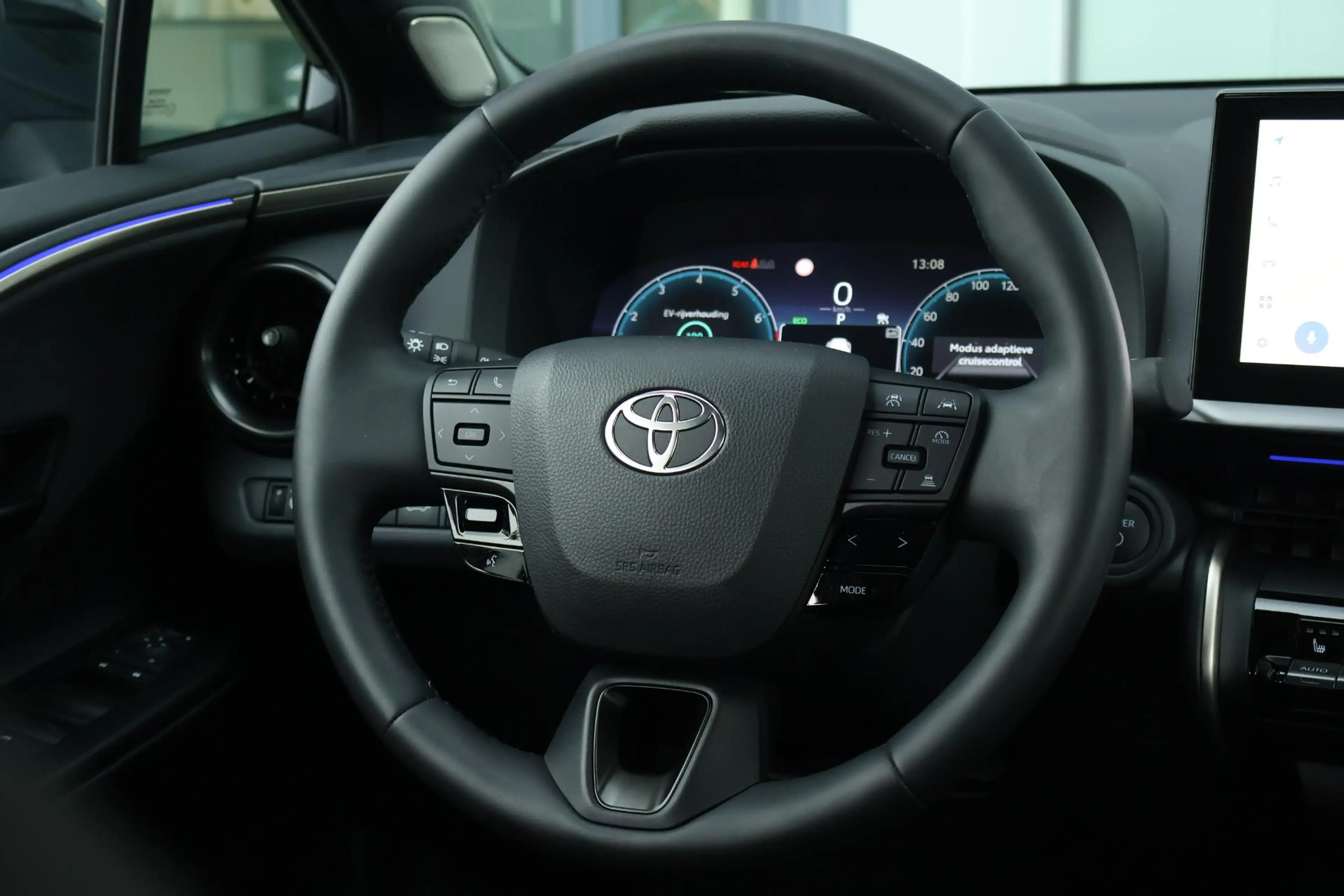 Toyota C-HR 2.0 Plug-in Hybrid 220 Executive / DAB / Cruise / — photo 15