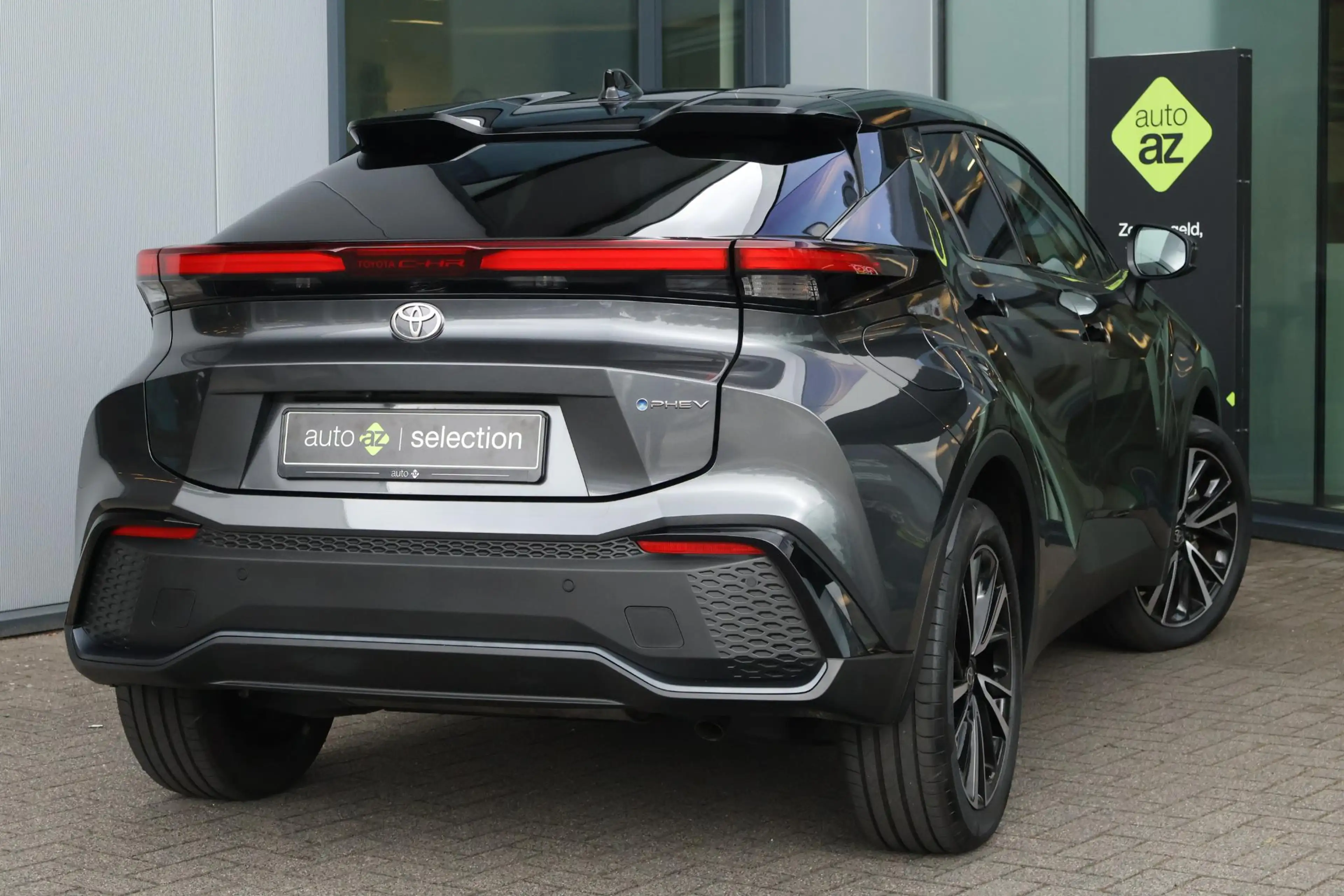 Toyota C-HR 2.0 Plug-in Hybrid 220 Executive / DAB / Cruise / — photo 2
