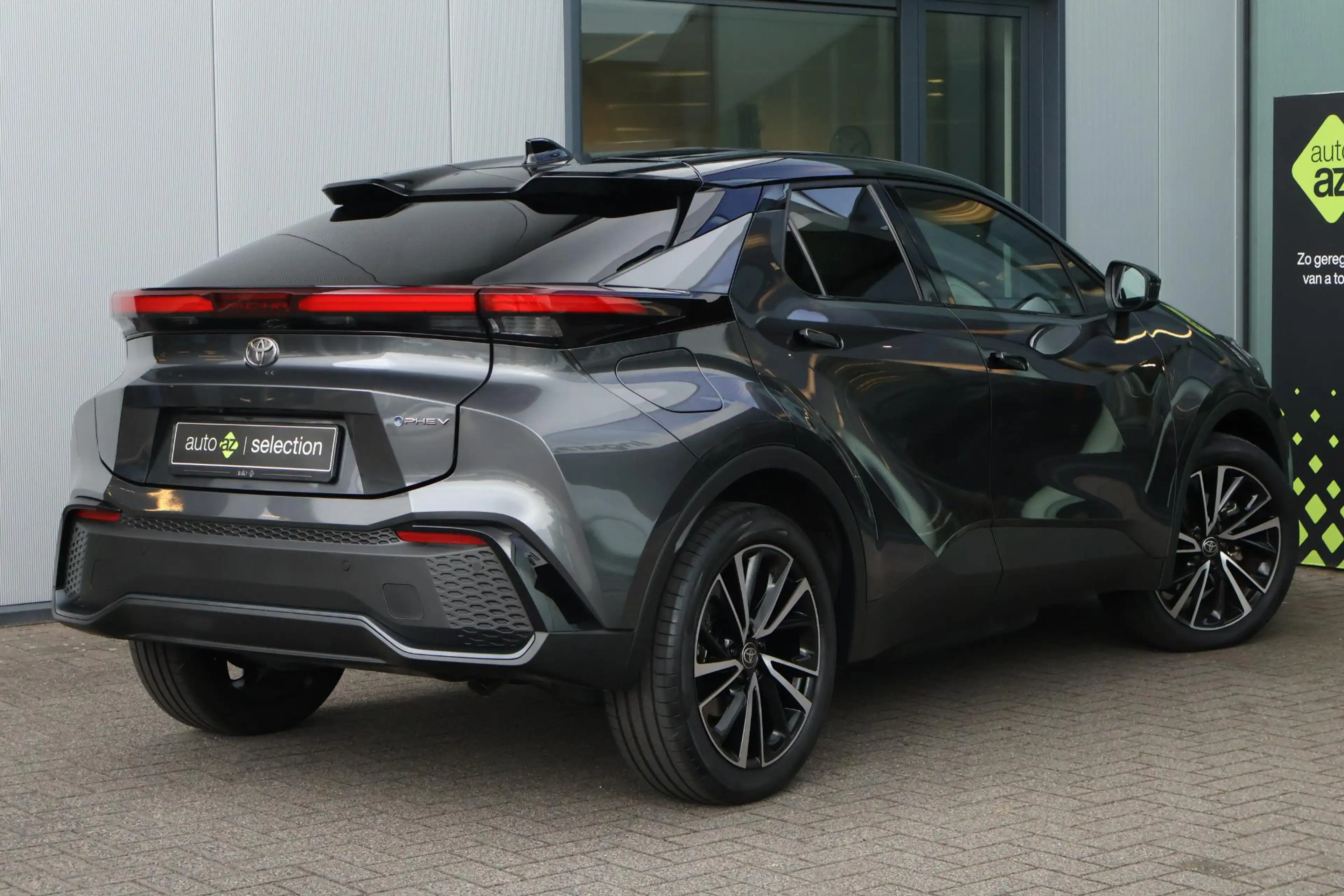 Toyota C-HR 2.0 Plug-in Hybrid 220 Executive / DAB / Cruise / — photo 7