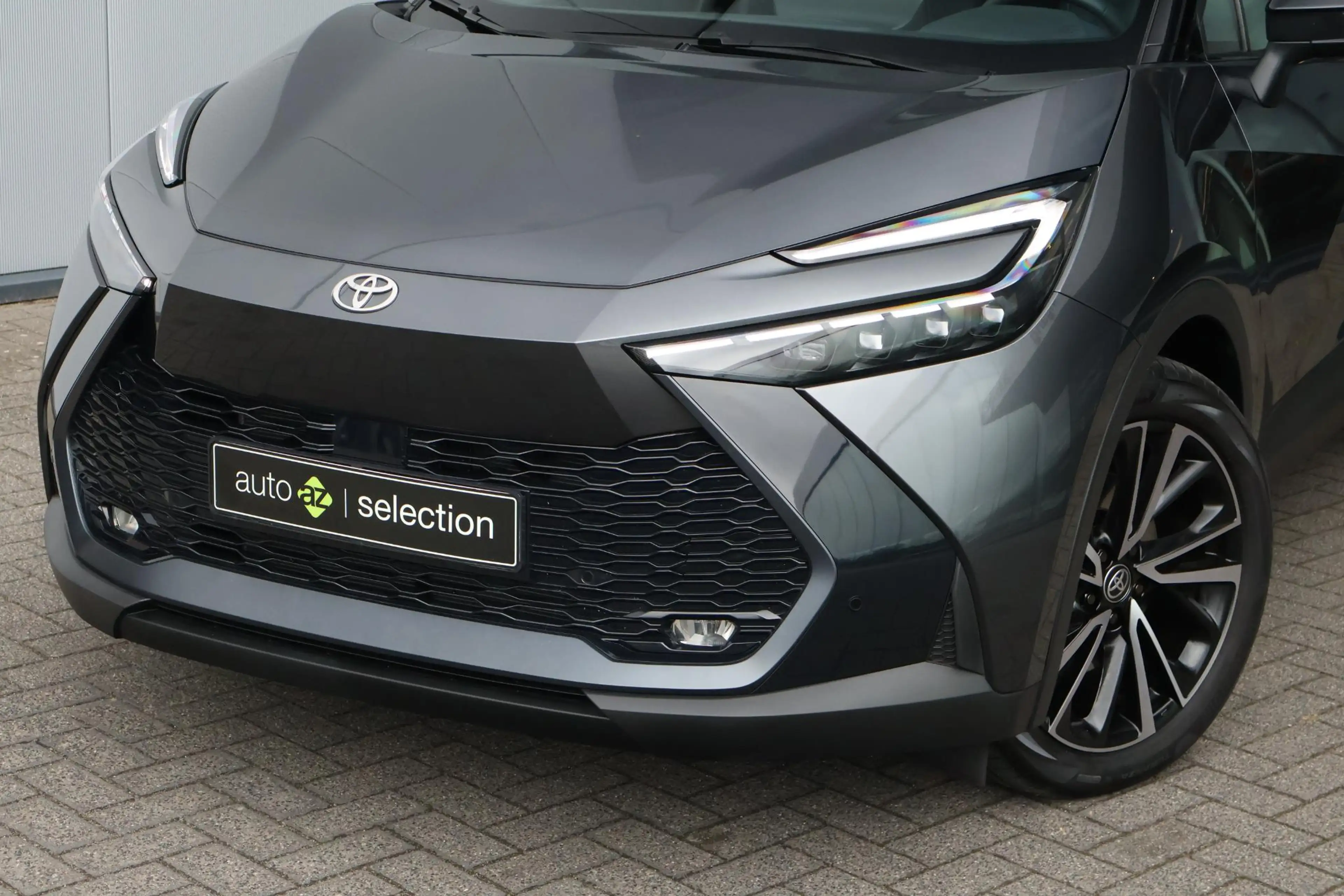 Toyota C-HR 2.0 Plug-in Hybrid 220 Executive / DAB / Cruise / — photo 3
