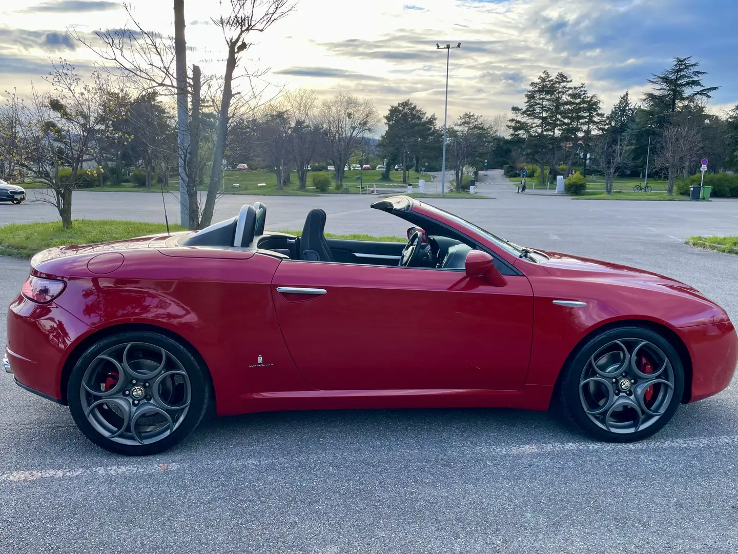 Alfa Romeo Spider 1750 TBi - CARBON, BREMBO, 19“, NAVI, BOSE.. - 2