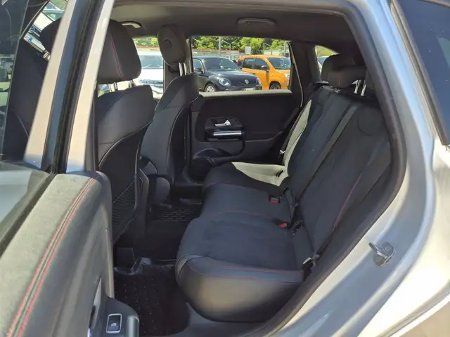 Mercedes-Benz B-Class view 7
