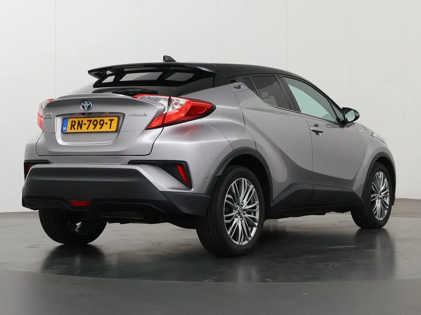 Toyota C-HR 1.8 Hybrid Black Edition | Lederen Bekleding | JBL Grijs - 2