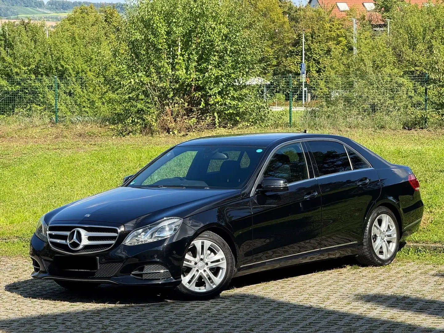 Mercedes-Benz E 220 E 220 CDI BlueEfficiency  Rechtlenkrad Nero - 2