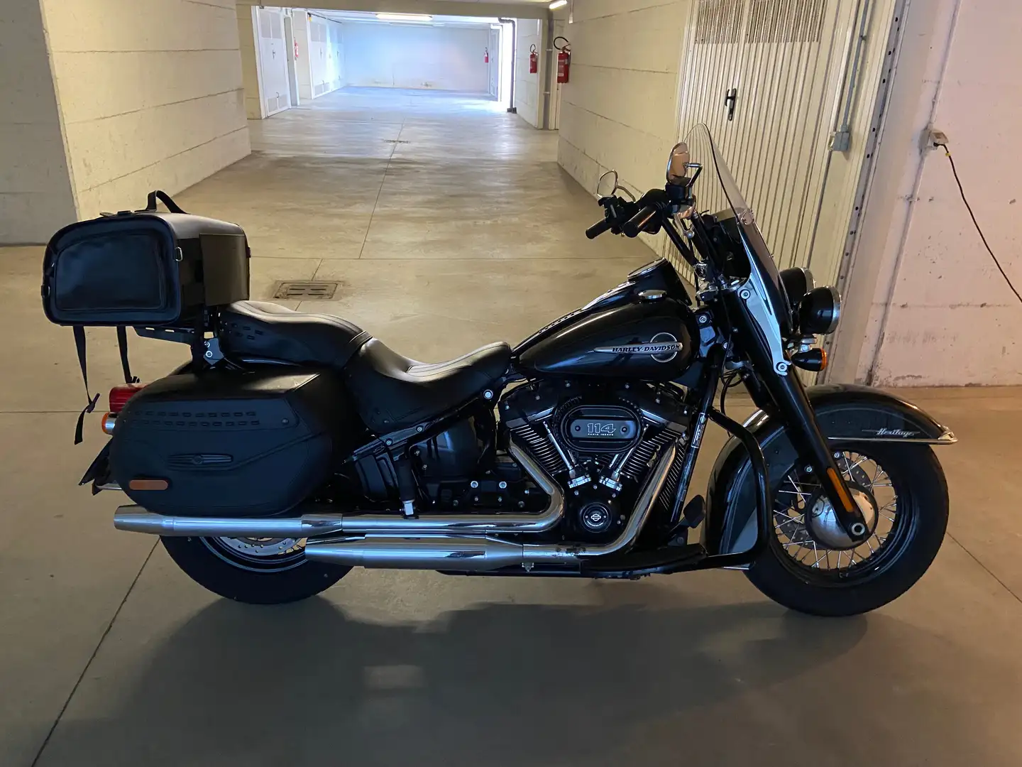 Harley-Davidson Softail FLHCS Softail Heritage 114 Černá - 1