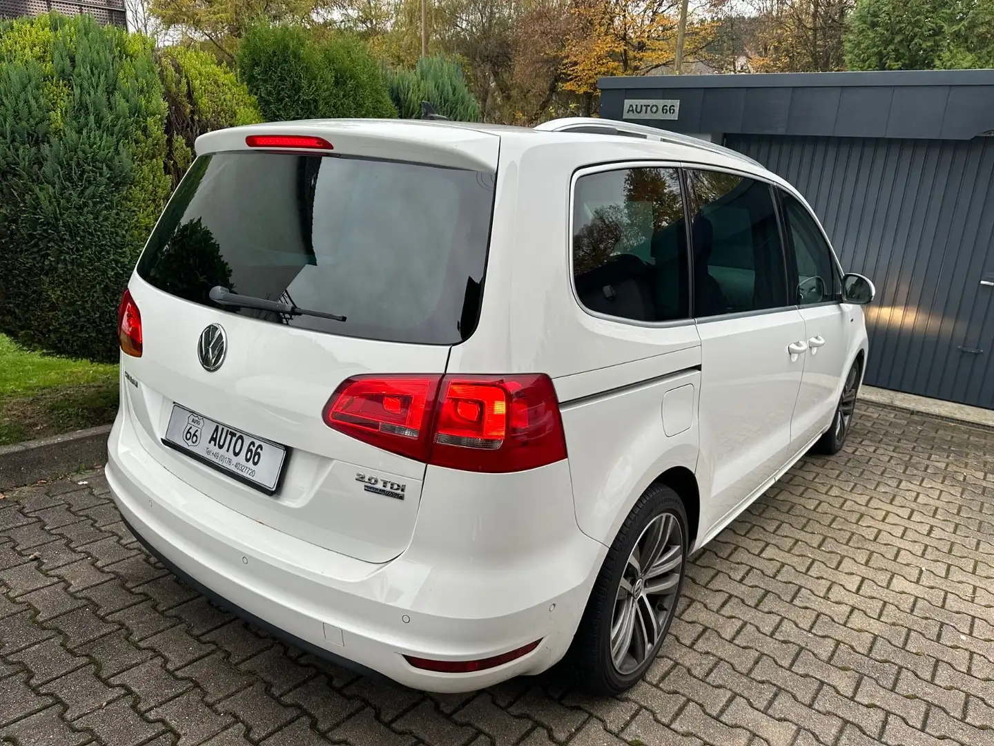 Volkswagen Sharan 2.0 TDI DSG Life|Pano|Navi|AHK |PDC|Tempo Weiß - 2